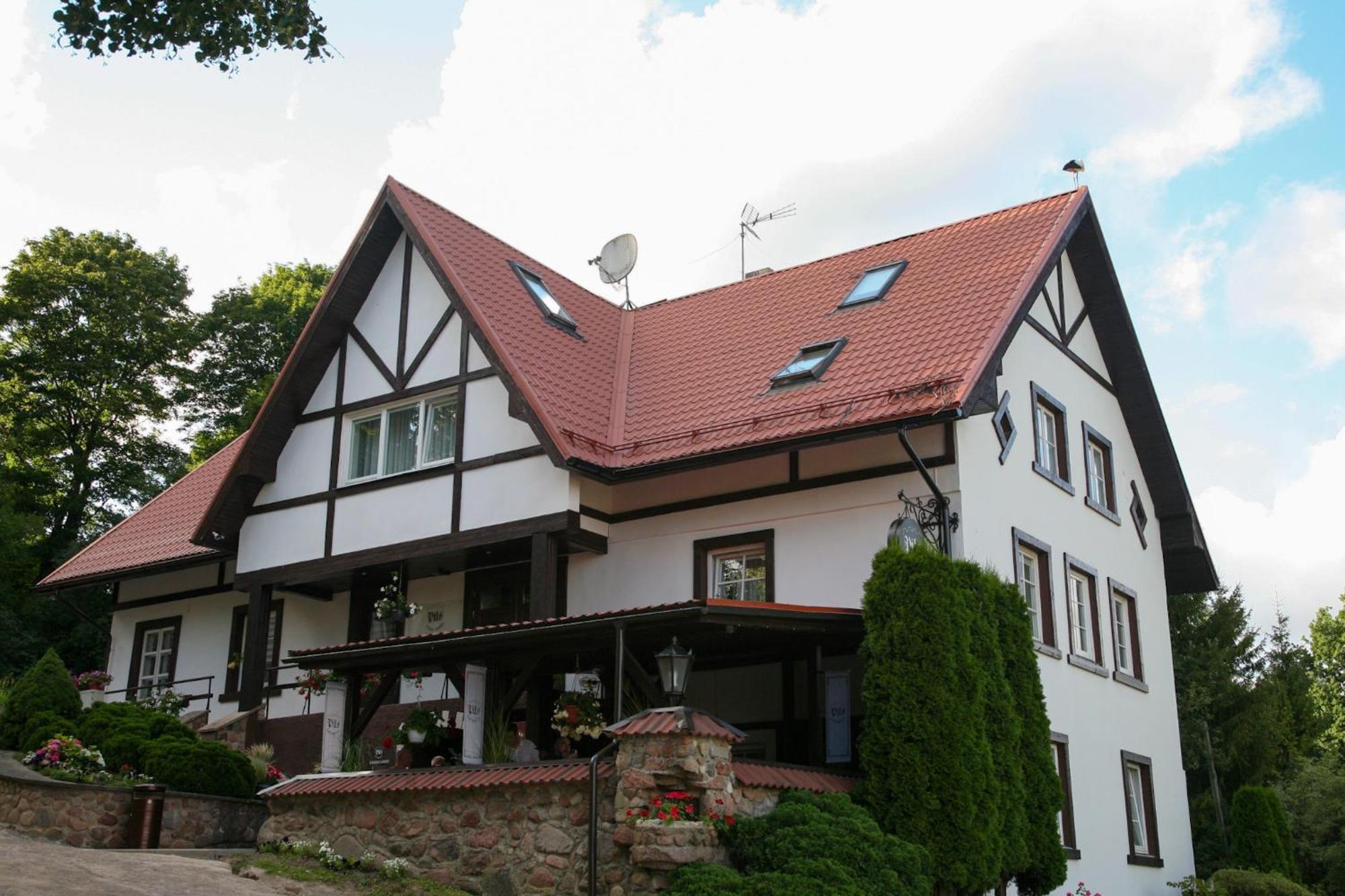 Pils Hotel Kandava Exterior photo